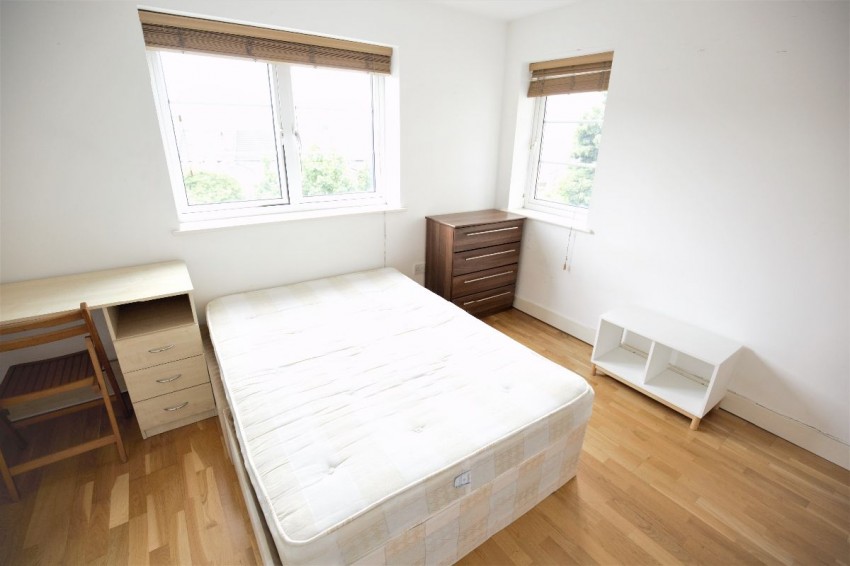 Images for Bellevue Court a, High Road, London EAID:1234 BID:1234