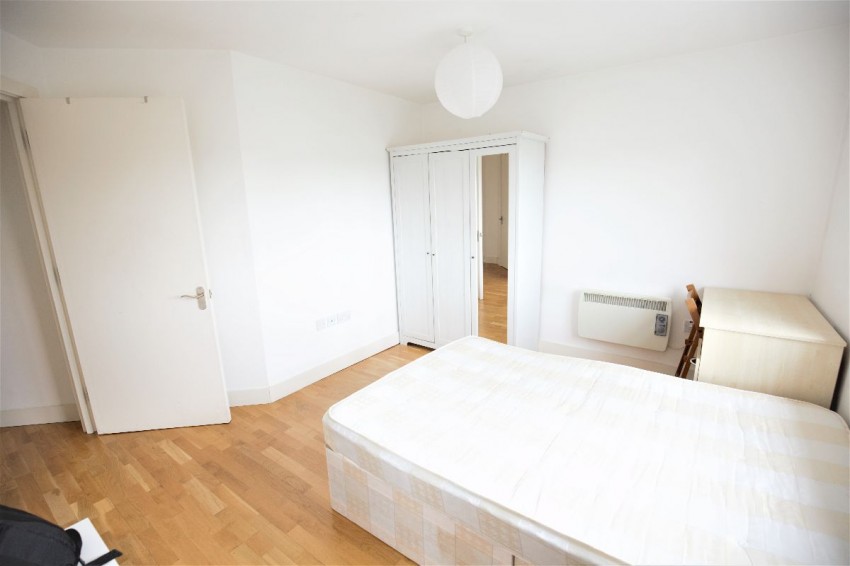 Images for Bellevue Court a, High Road, London EAID:1234 BID:1234