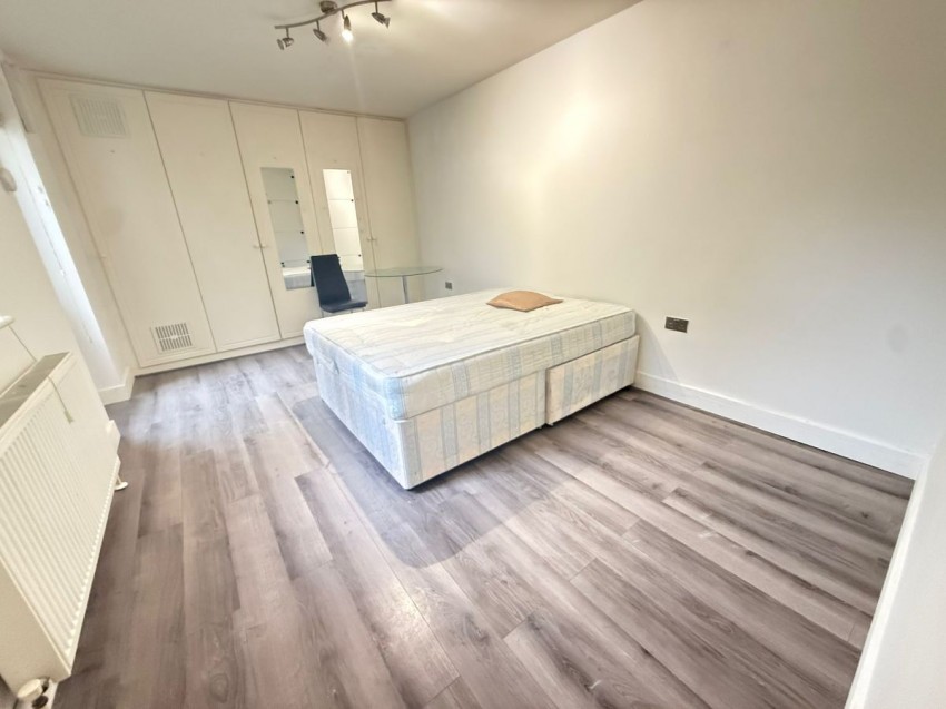 Images for Hornsey Road, London EAID:1234 BID:1234