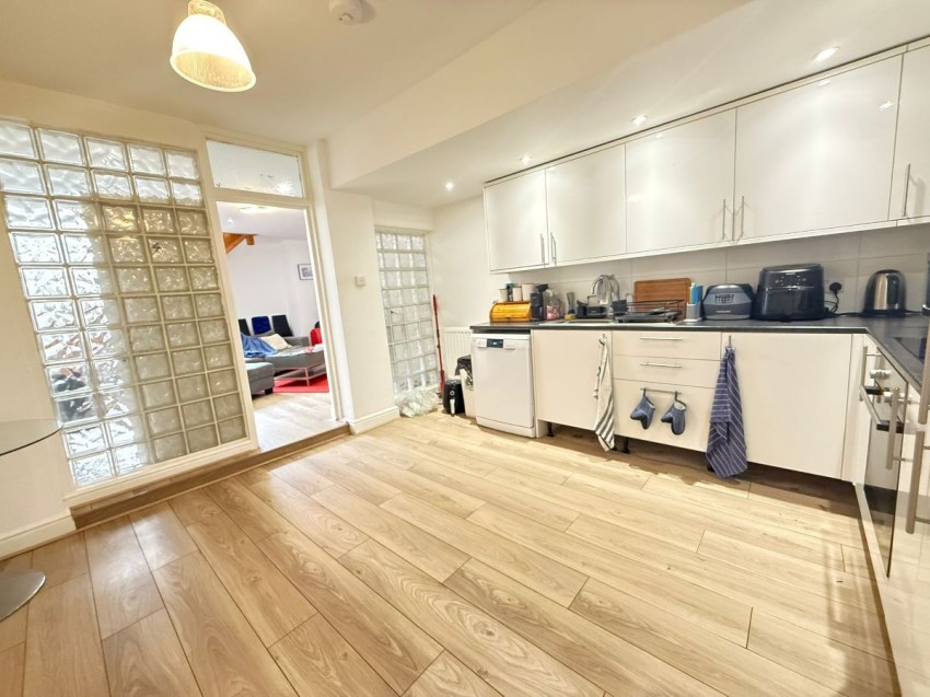Images for Hornsey Road, London EAID:1234 BID:1234