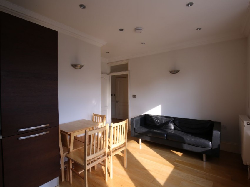 Images for Holloway Road, London EAID:1234 BID:1234