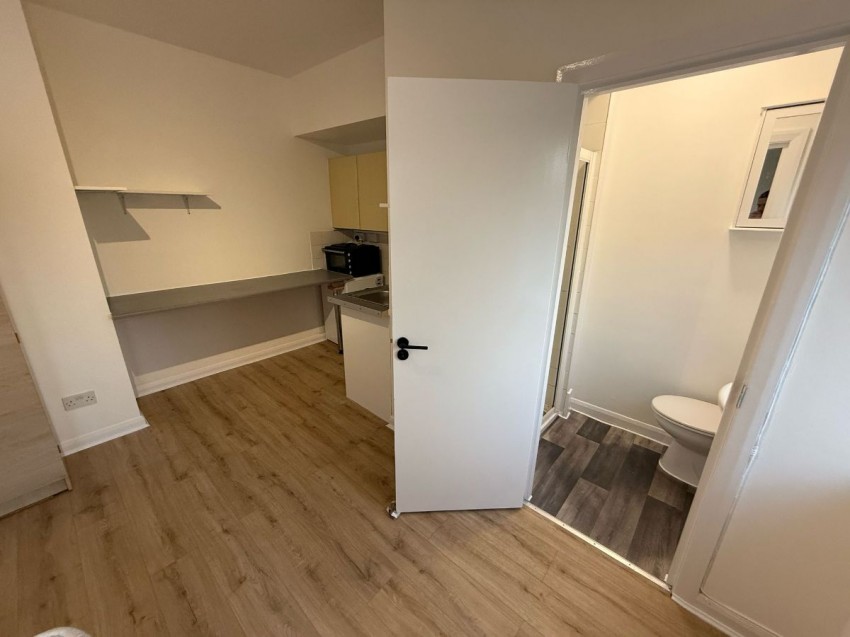 Images for Flat ,  Colney Hatch Lane, London EAID:1234 BID:1234
