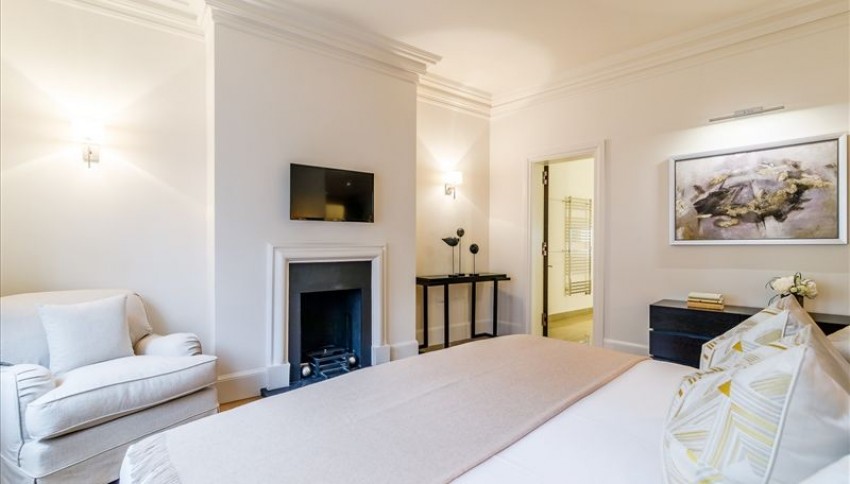 Images for Duke Street, London EAID:1234 BID:1234