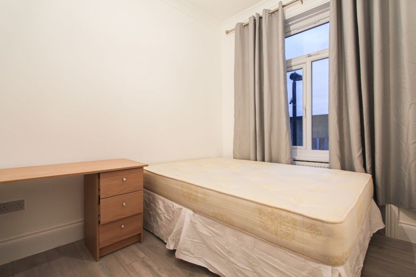 Images for Sheldon Road, London EAID:1234 BID:1234
