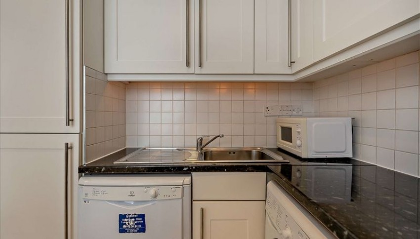 Images for Fulham Road, London EAID:1234 BID:1234