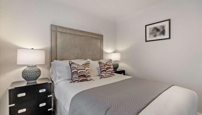 Images for Fulham Road, London EAID:1234 BID:1234