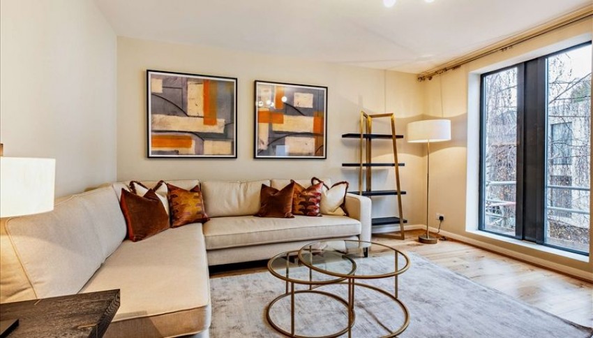 Images for Fulham Road, London EAID:1234 BID:1234