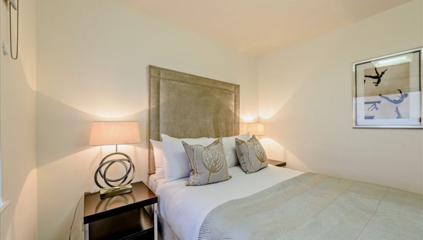 Images for Fulham Road, London EAID:1234 BID:1234