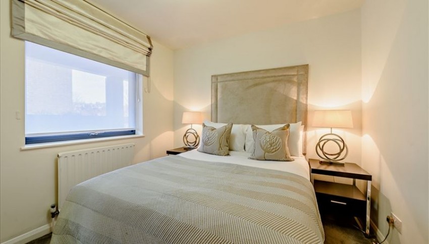 Images for Fulham Road, London EAID:1234 BID:1234