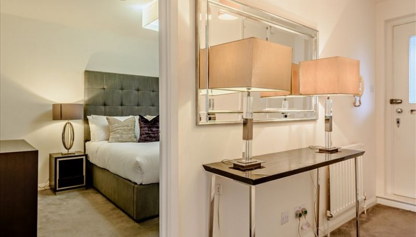 Images for Fulham Road, London EAID:1234 BID:1234