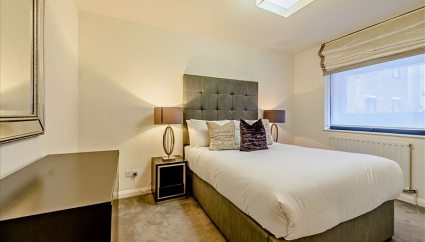 Images for Fulham Road, London EAID:1234 BID:1234