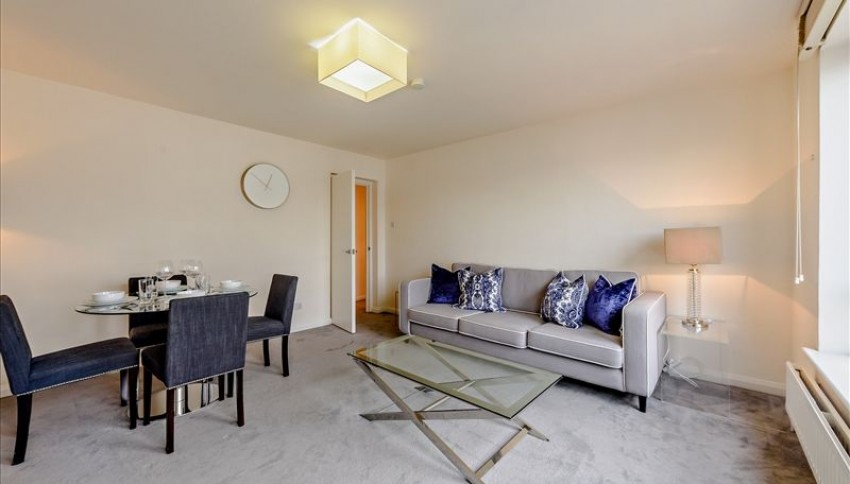 Images for Fulham Road, London EAID:1234 BID:1234