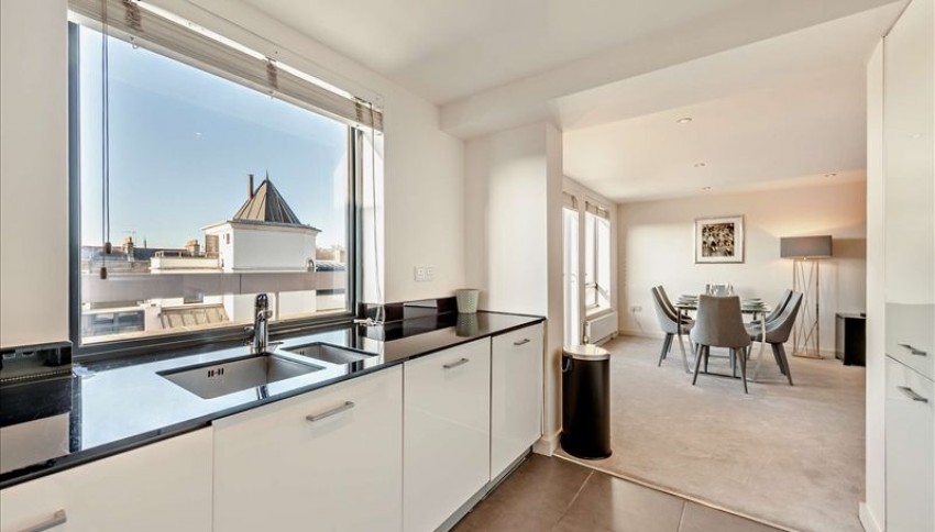 Images for Fulham Road, London EAID:1234 BID:1234