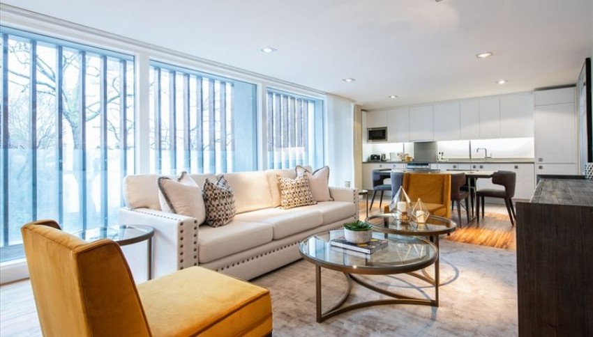 Images for Fulham Road, London EAID:1234 BID:1234