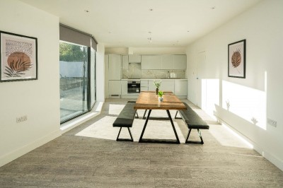 Images for Cuckoo Hall Lane, London EAID:1234 BID:1234