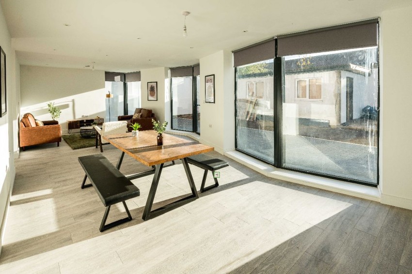 Images for Cuckoo Hall Lane, London EAID:1234 BID:1234