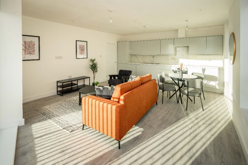 Images for Cuckoo Hall Lane, London EAID:1234 BID:1234