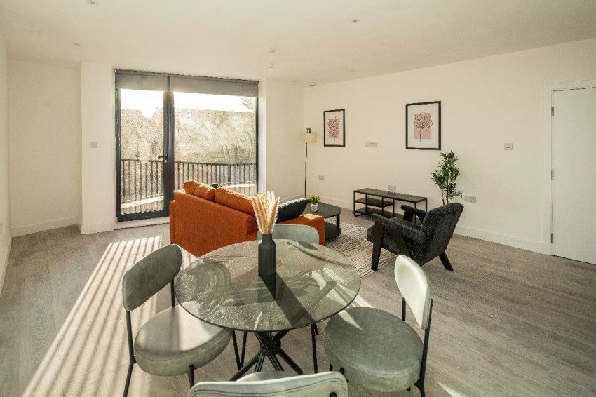 Images for Cuckoo Hall Lane, London EAID:1234 BID:1234