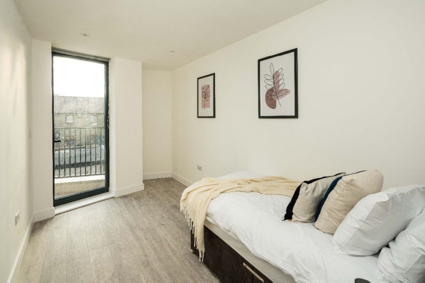 Images for Cuckoo Hall Lane, London EAID:1234 BID:1234