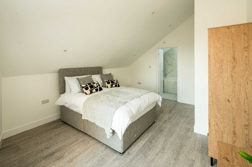 Images for Cuckoo Hall Lane, London EAID:1234 BID:1234