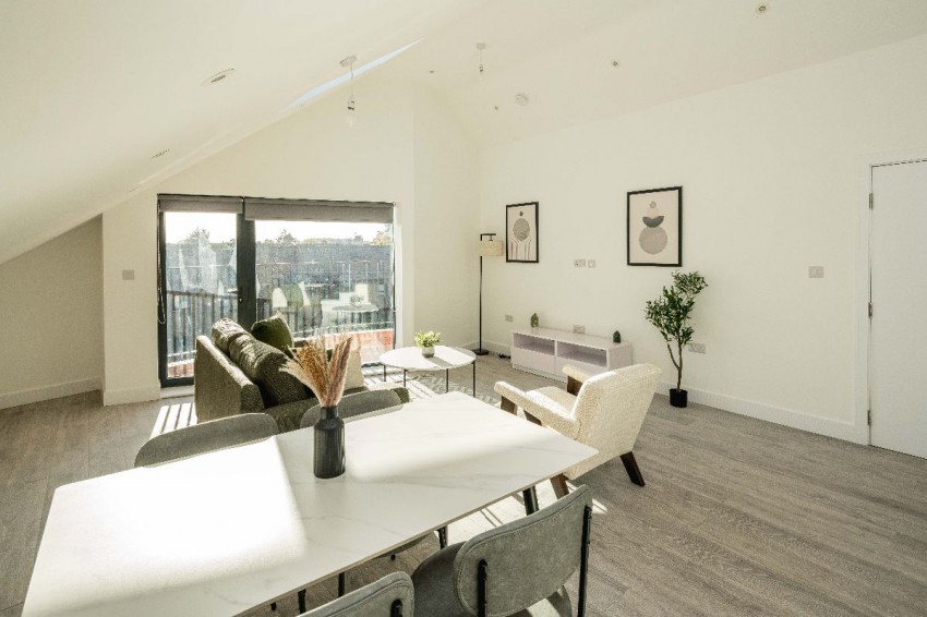 Images for Cuckoo Hall Lane, London EAID:1234 BID:1234