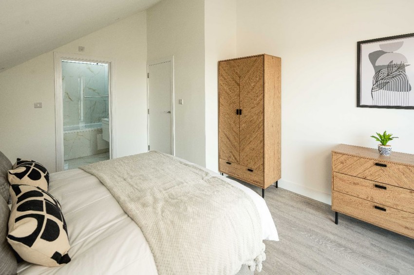 Images for Cuckoo Hall Lane, London EAID:1234 BID:1234