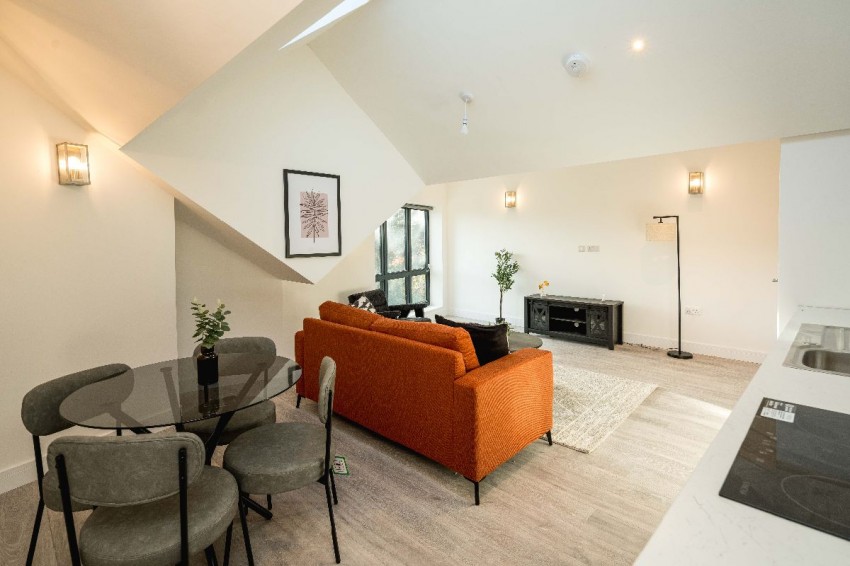 Images for Cuckoo Hall Lane, London EAID:1234 BID:1234