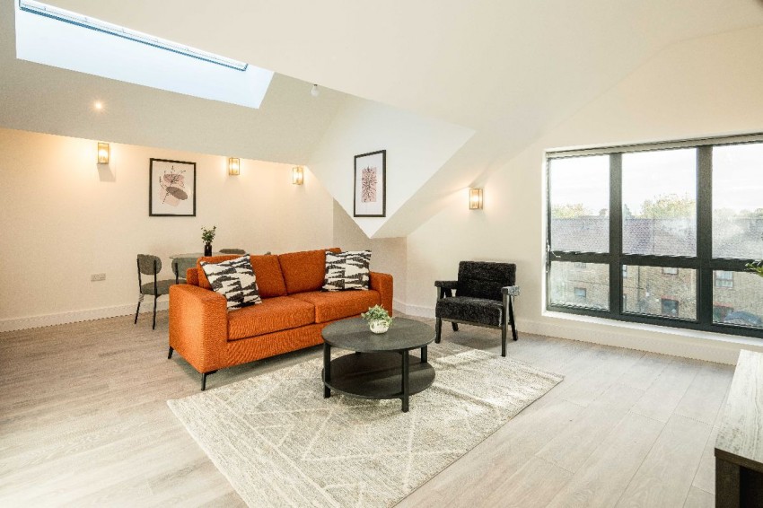 Images for Cuckoo Hall Lane, London EAID:1234 BID:1234