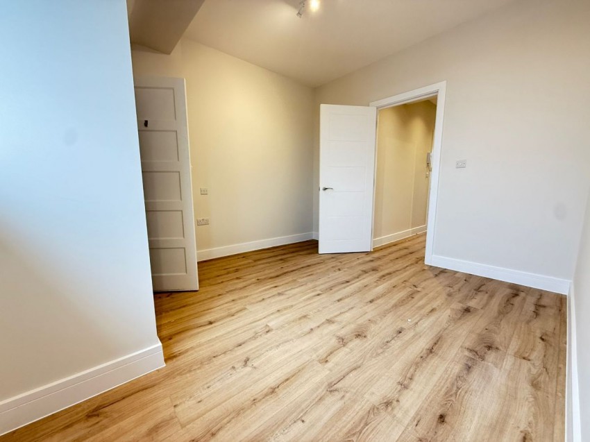 Images for Mottingham Road, London EAID:1234 BID:1234