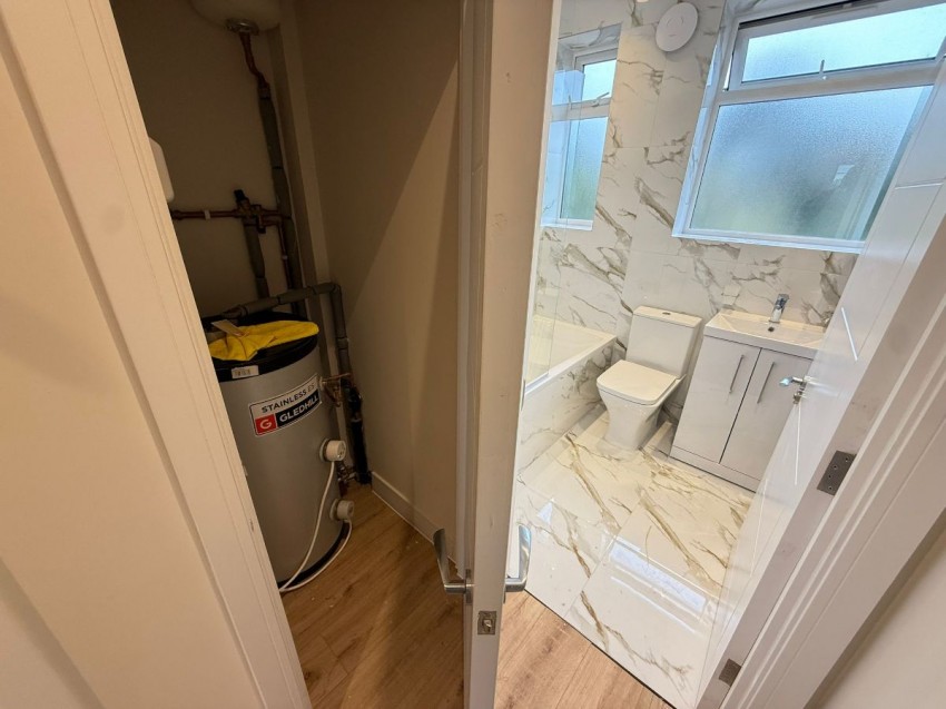 Images for Mottingham Road, London EAID:1234 BID:1234