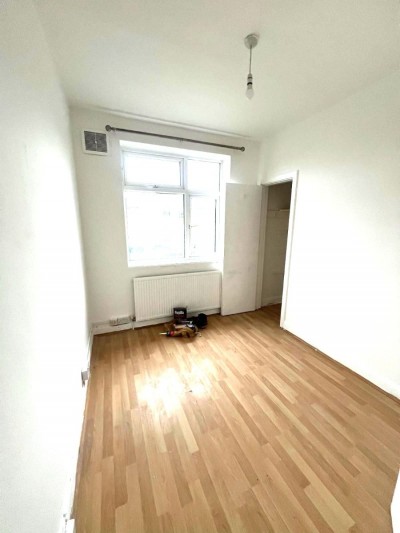 Images for Neasden Lane, London EAID:1234 BID:1234