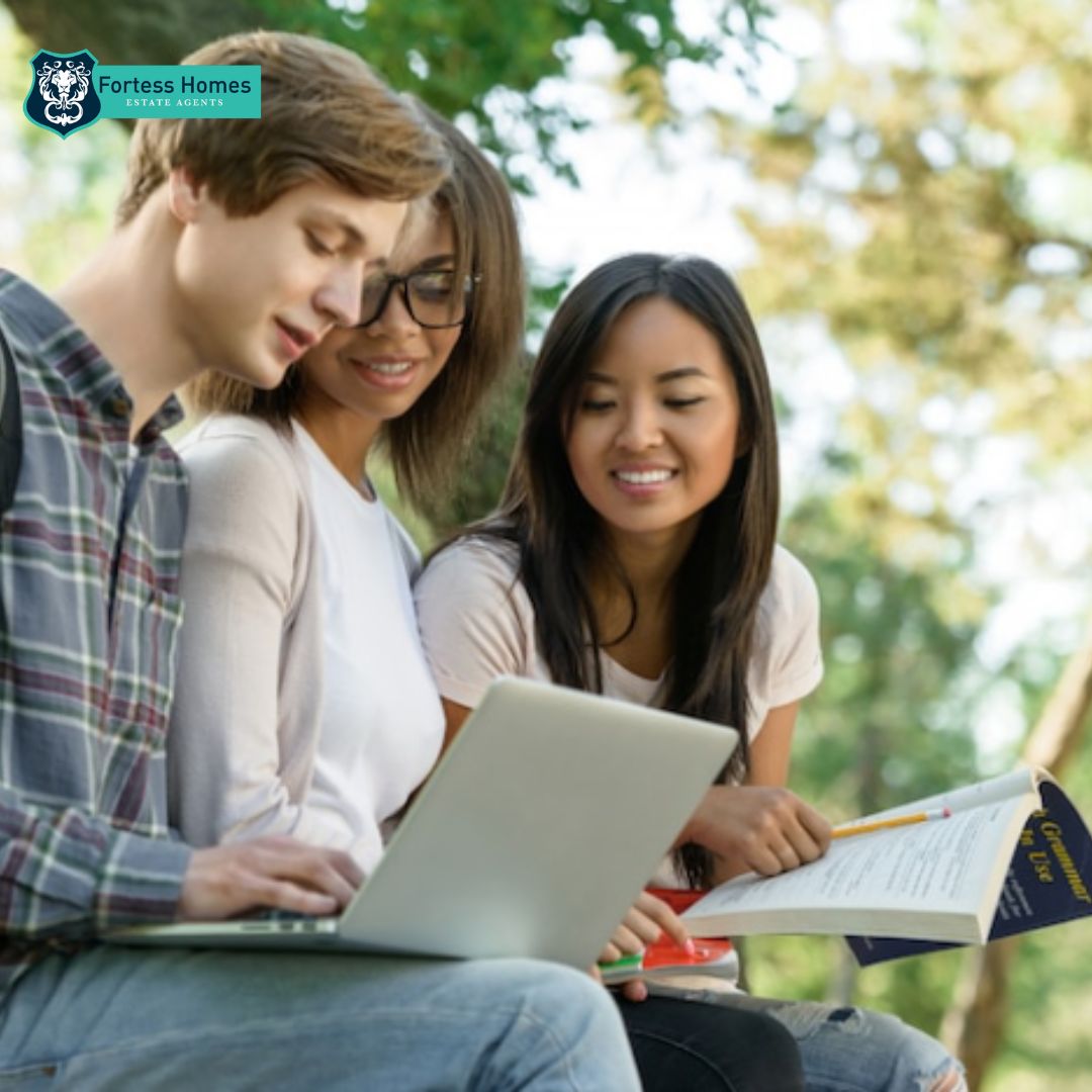 How Estate Agents Can Help Students Find Housing